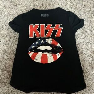 Black KISS shirt
